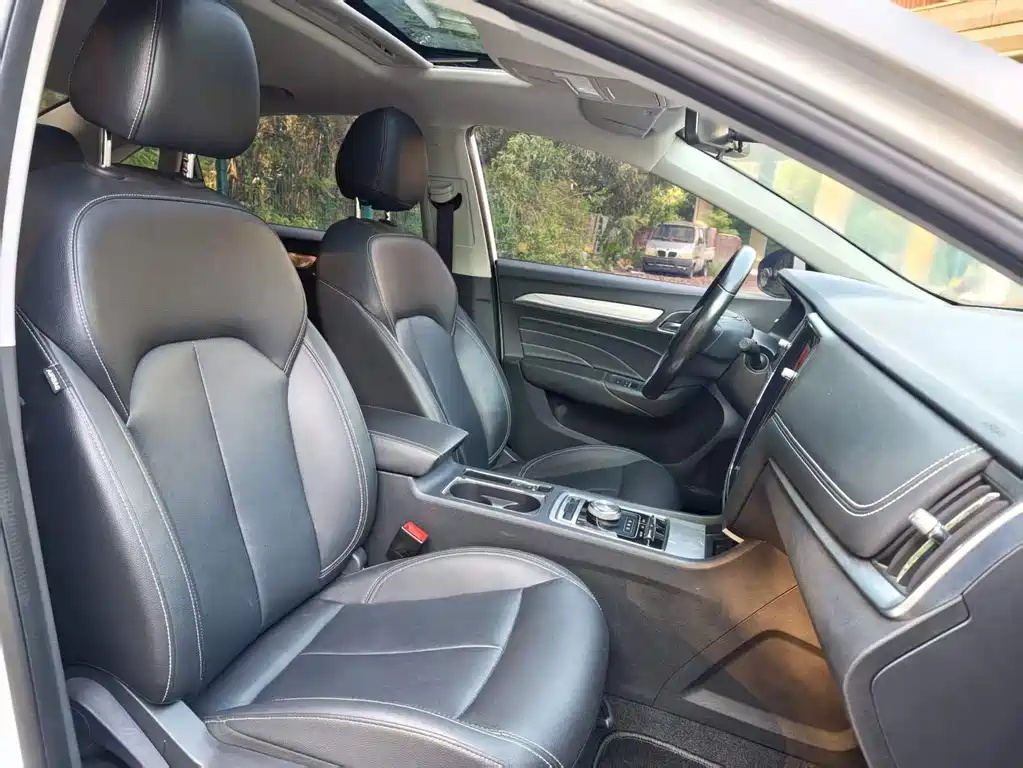 Roewe i6 New Energy — миниатюра 16