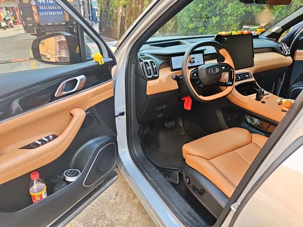 Geely Boyue L — миниатюра 12