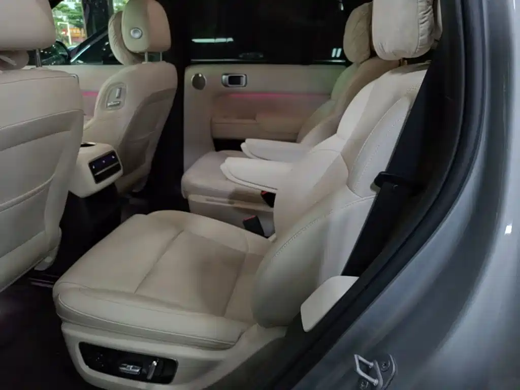 Li Auto Li L8 — миниатюра 17