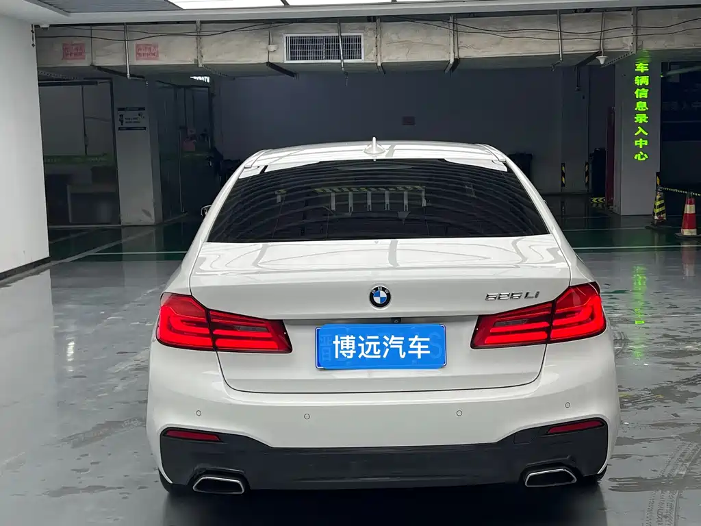 BMW 5 Series — миниатюра 8