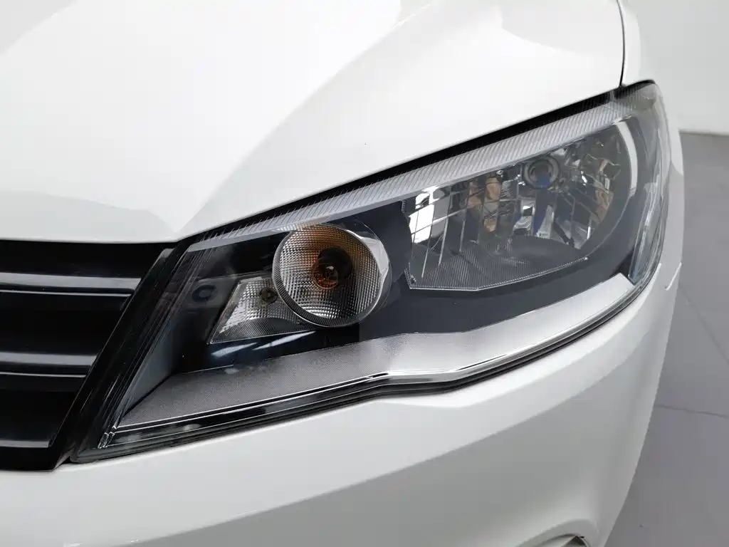 Volkswagen Jetta — миниатюра 7