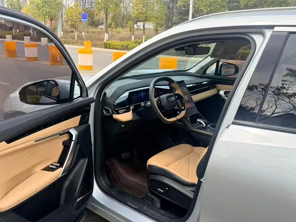 GEELY AUTOMOBILE BOYUE L