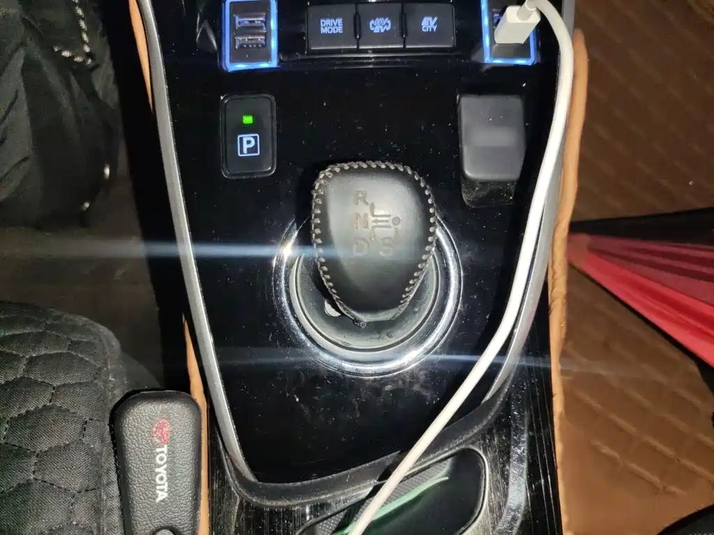 Toyota Corolla Hybrid — миниатюра 7