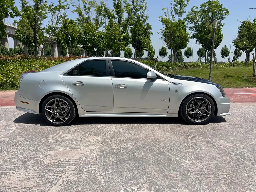 Cadillac CTS 2009 6.2L CTS-V