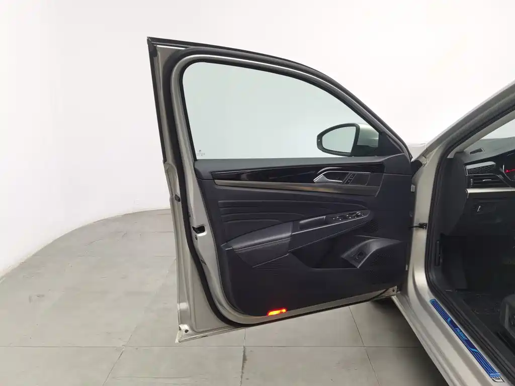 Volkswagen Passat — миниатюра 8