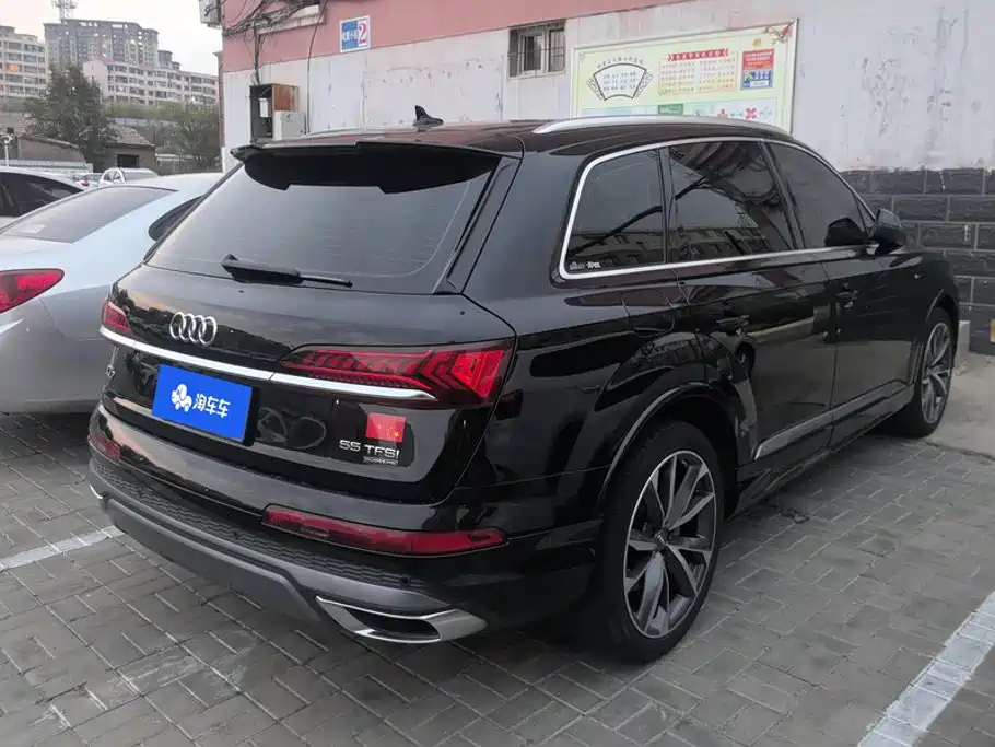 Audi Q7 — миниатюра 3