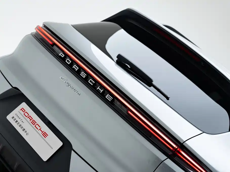Porsche Cayenne — миниатюра 9