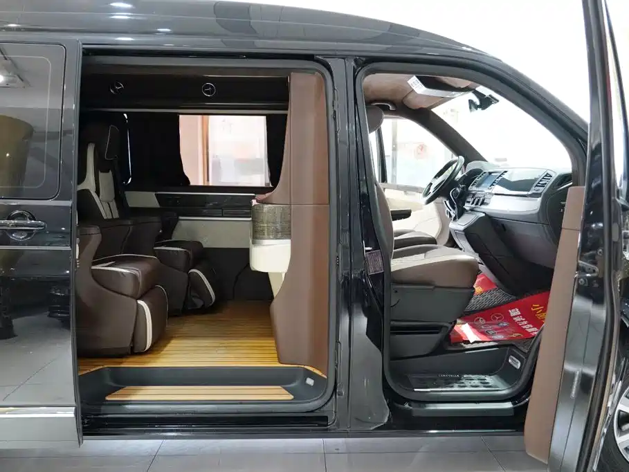 Volkswagen Caravelle — миниатюра 8