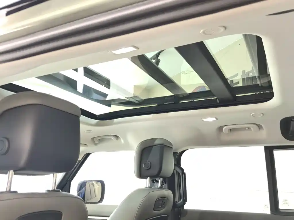 Land Rover Defender — миниатюра 11
