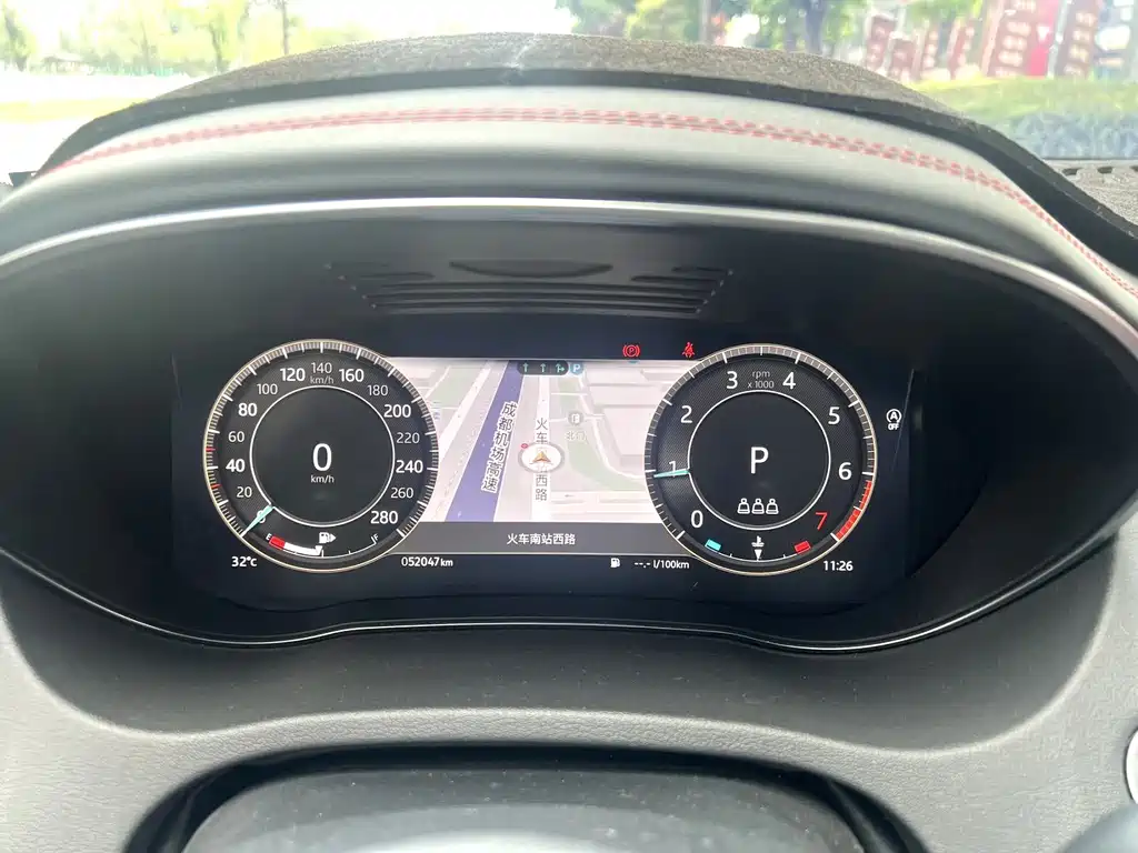 Jaguar E-PACE — миниатюра 8