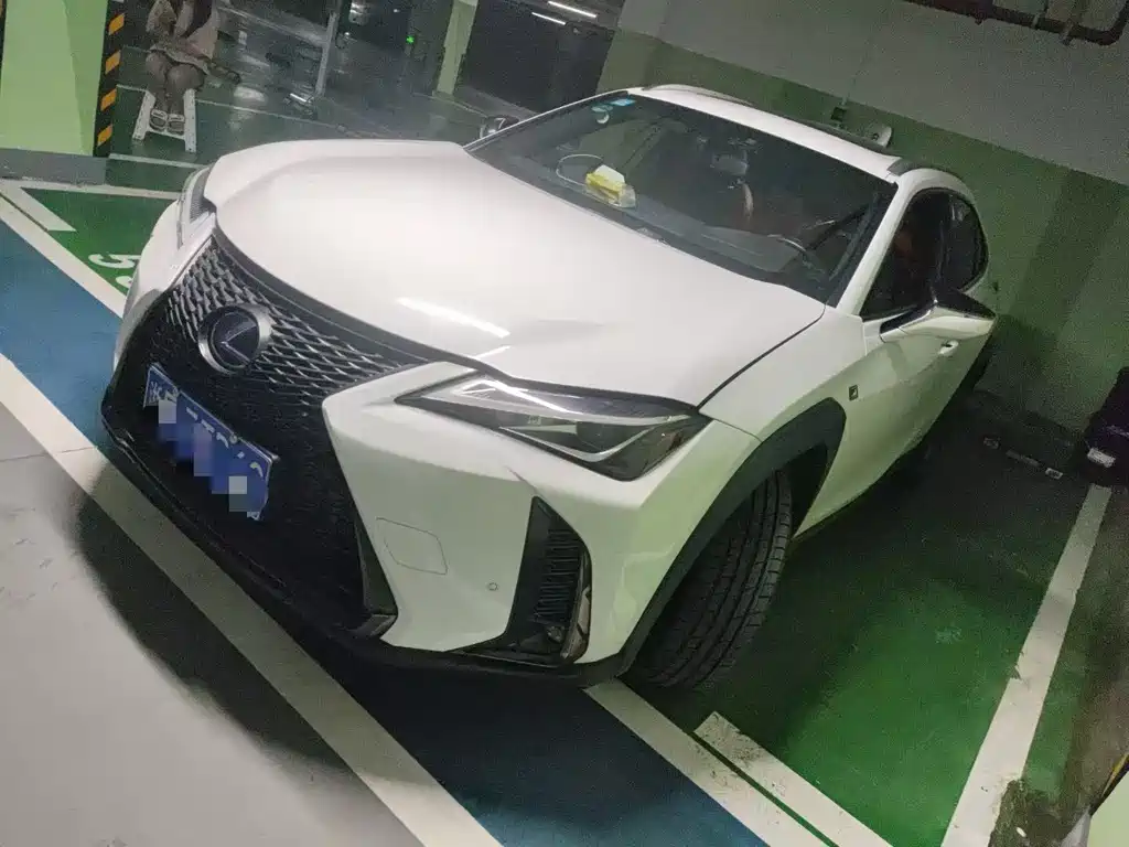 Lexus UX