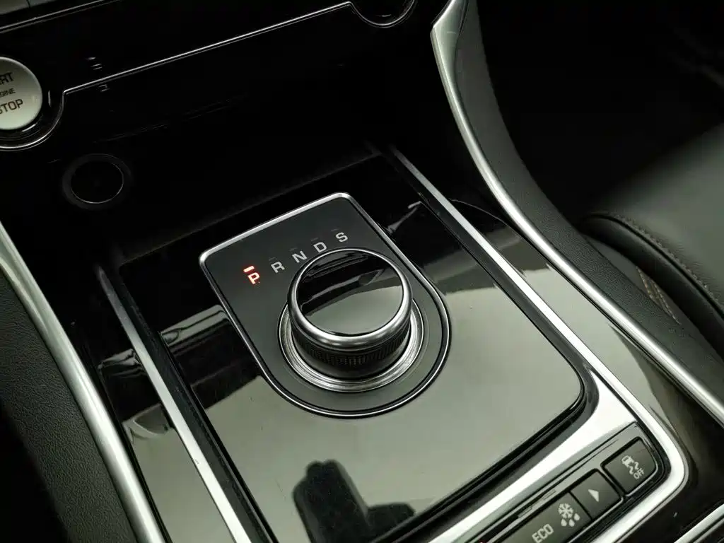 Jaguar XEL — миниатюра 13