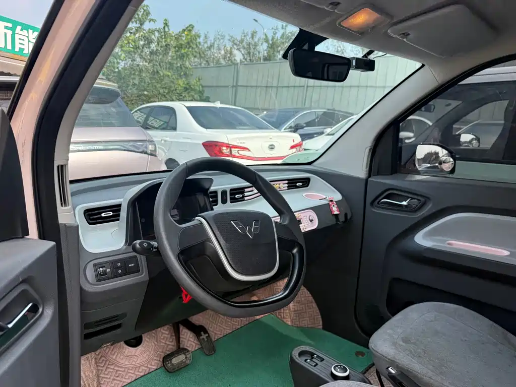 Wuling MINIEV — миниатюра 4