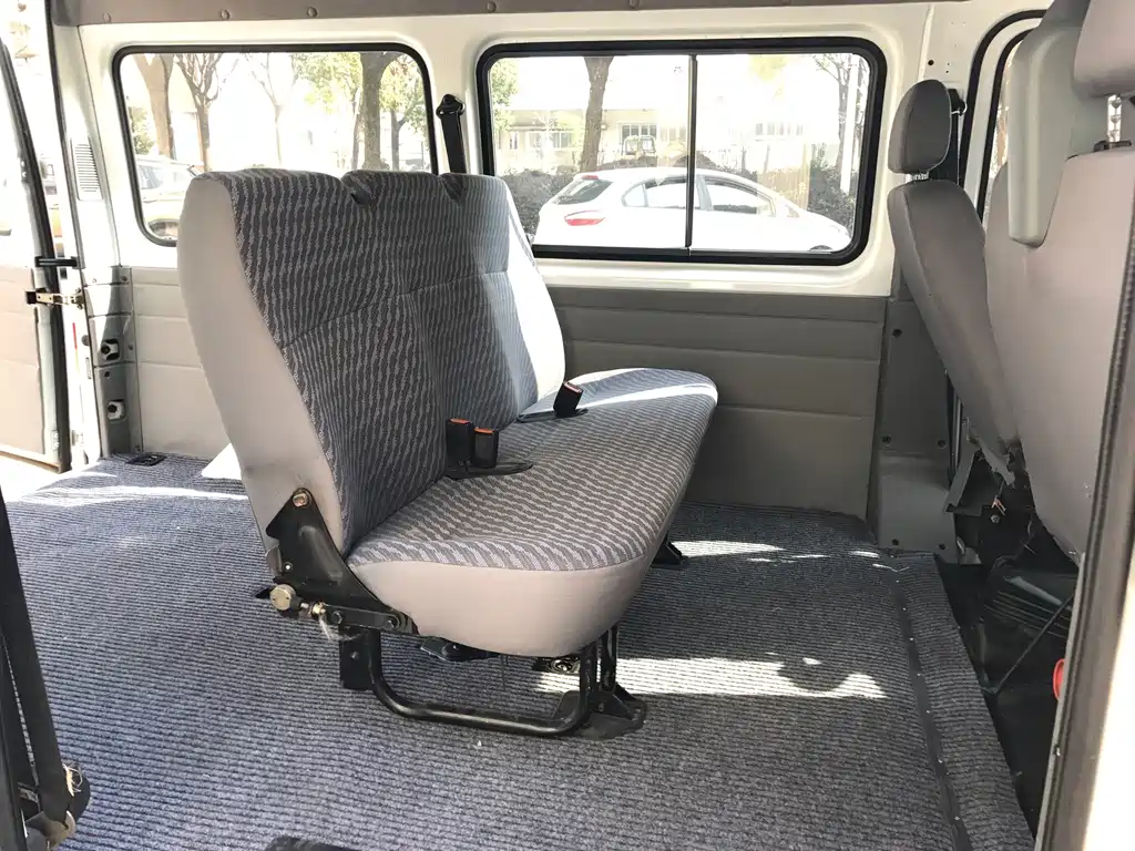 Ford Transit Classic — миниатюра 11