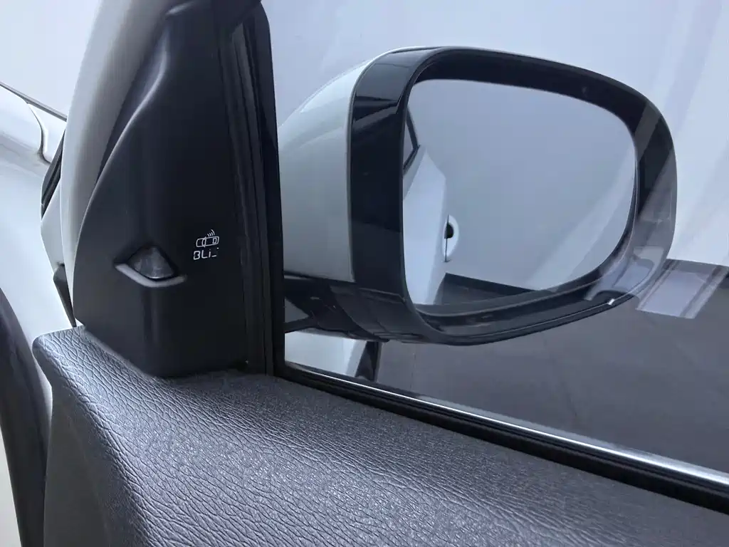 Volvo V40 — миниатюра 8