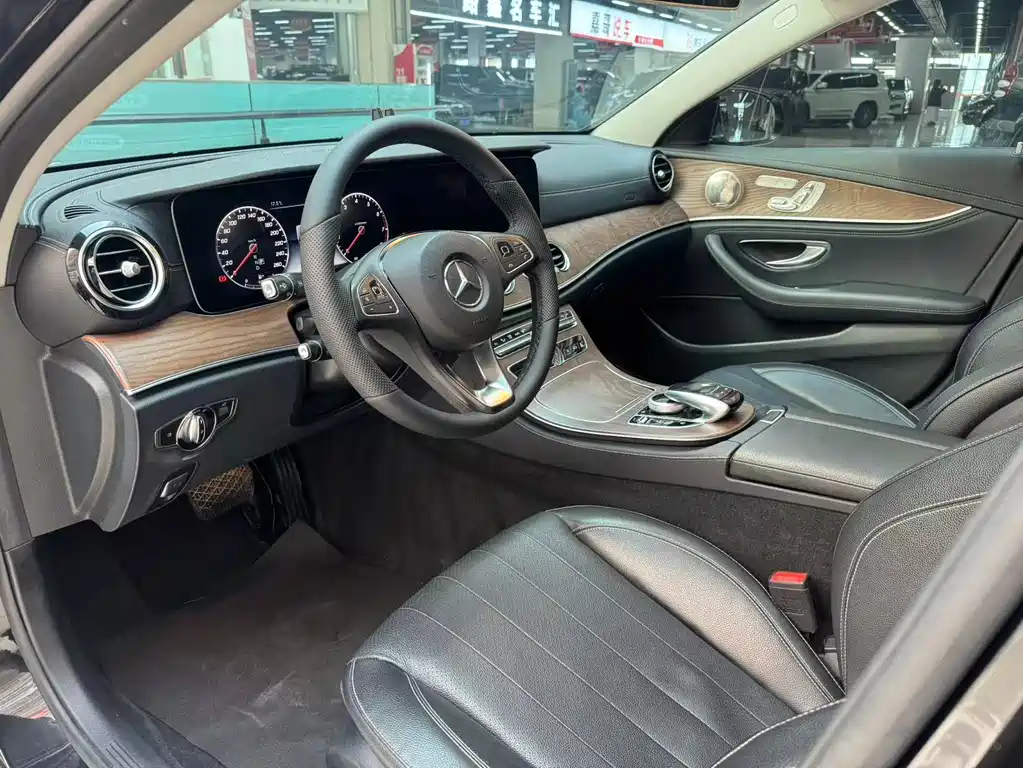 Mercedes-Benz E-Class E 2016 E 300 L Fashion