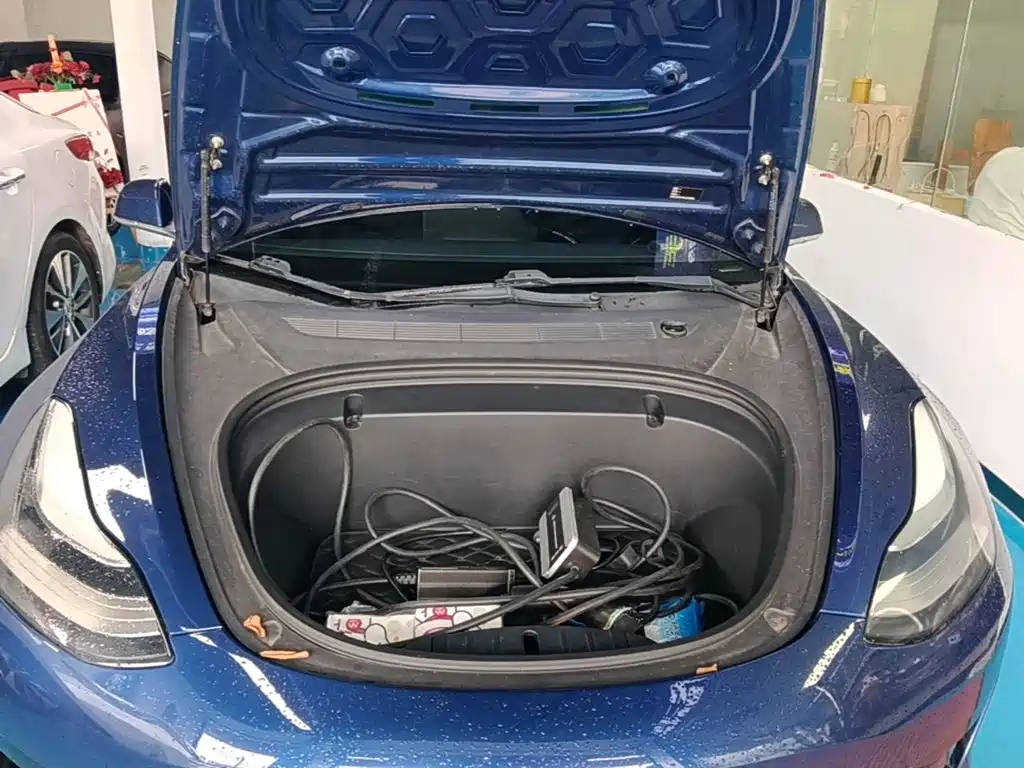 Tesla Model 3 — миниатюра 20