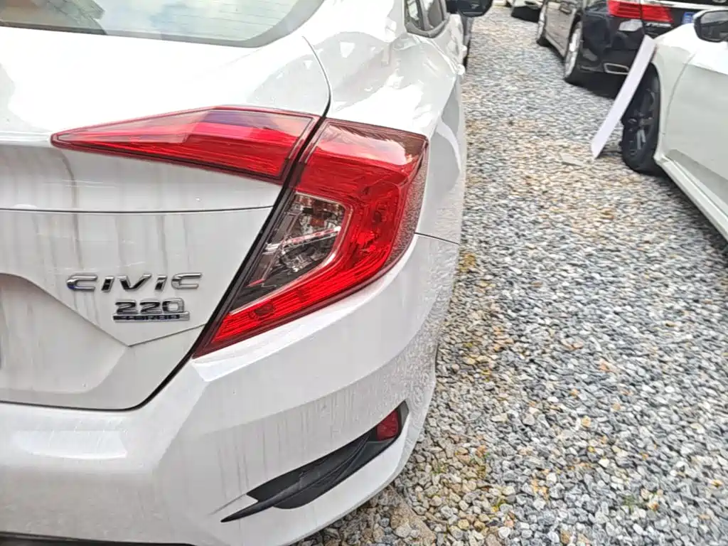 Honda Civic — миниатюра 8