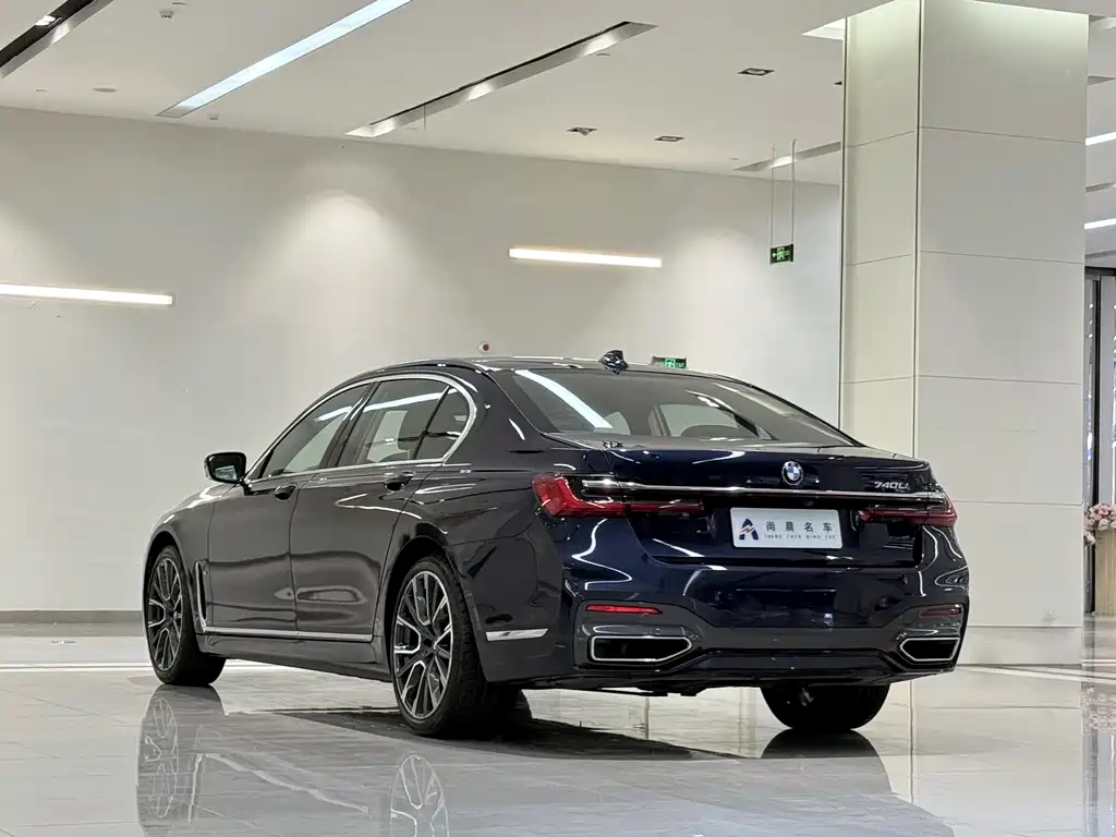BMW 7 SERIES