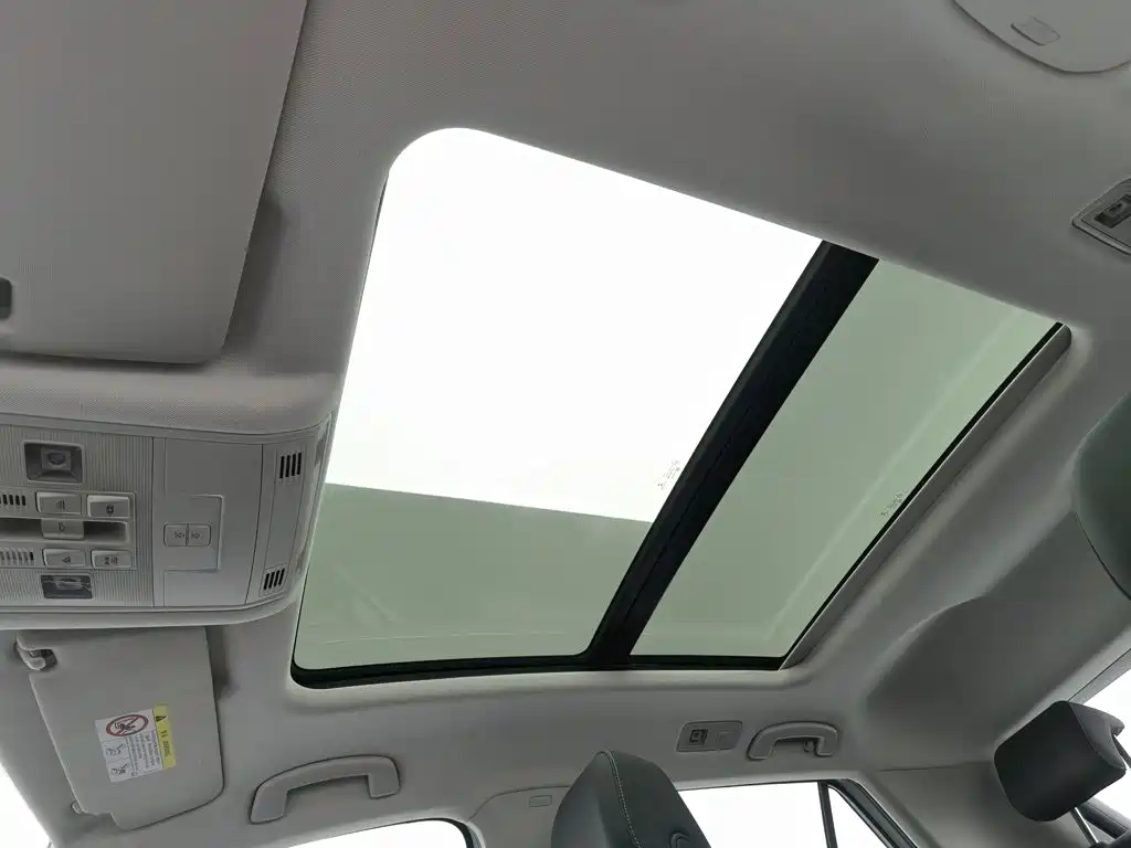 Volkswagen T-Roc — миниатюра 14