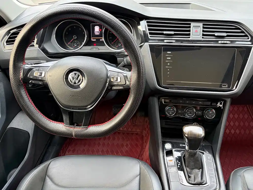Volkswagen Tiguan L — миниатюра 18