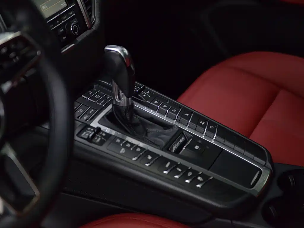 Porsche Macan — миниатюра 9