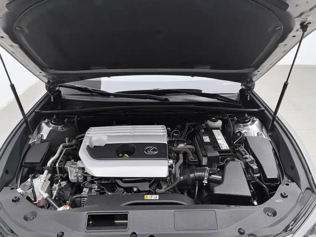 Lexus ES — миниатюра 6