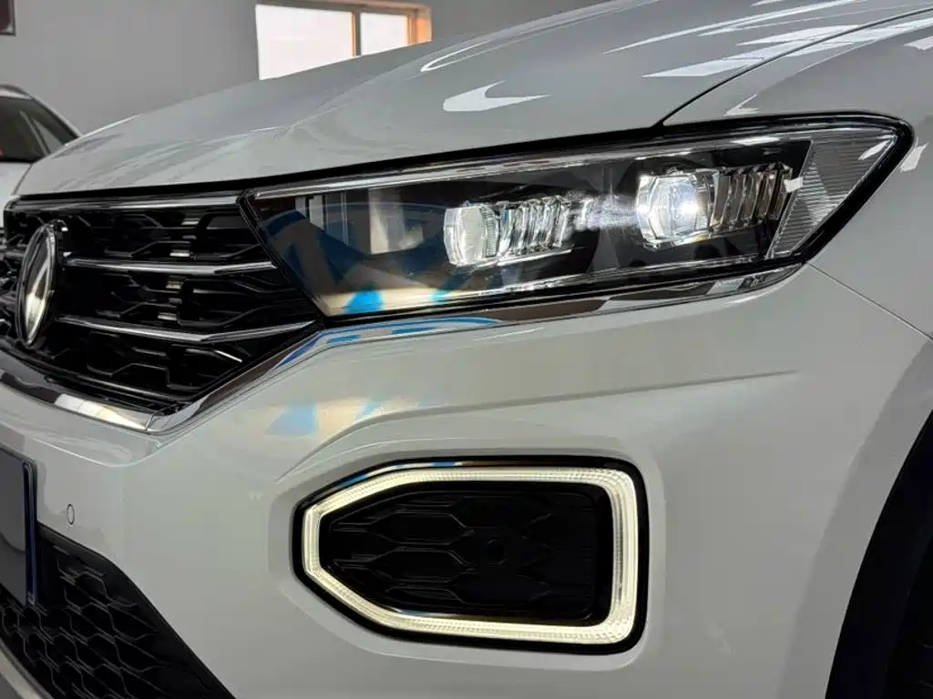 Volkswagen T-Roc — миниатюра 21
