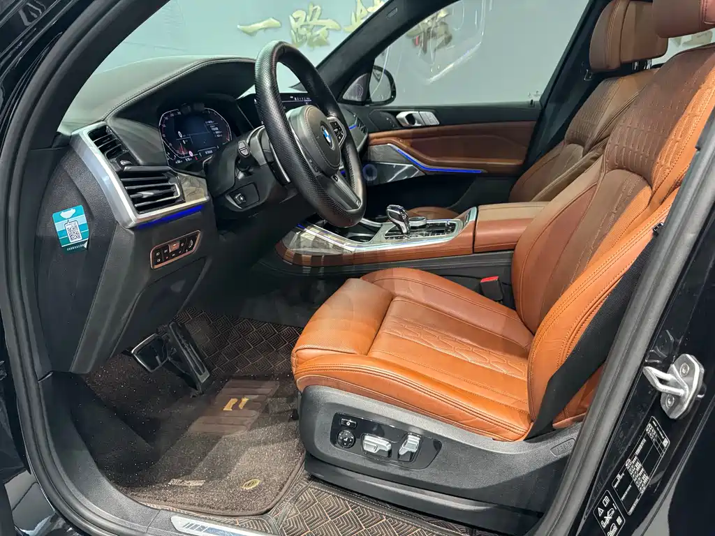 BMW X7 — миниатюра 11