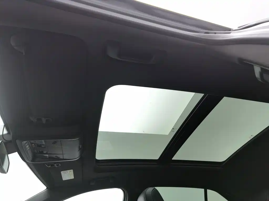 Cadillac XT4 — миниатюра 14