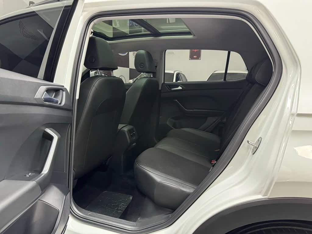 Volkswagen Tanying 1.5 л 2022 г. Белый, пробег 21000 км