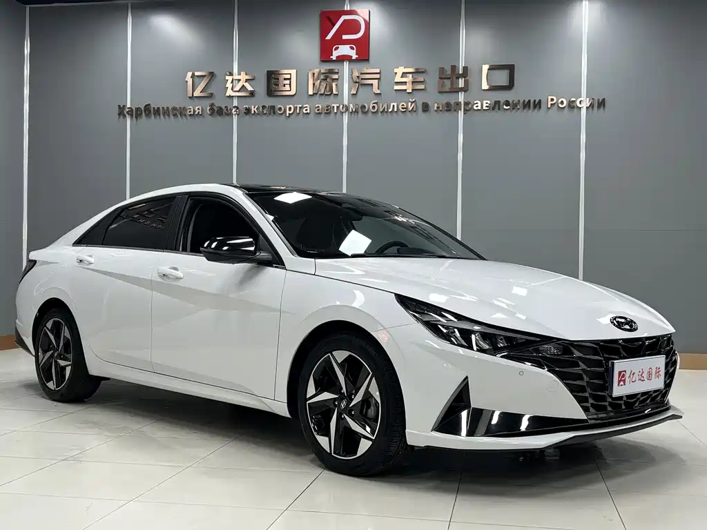Hyundai Elantra — миниатюра 3