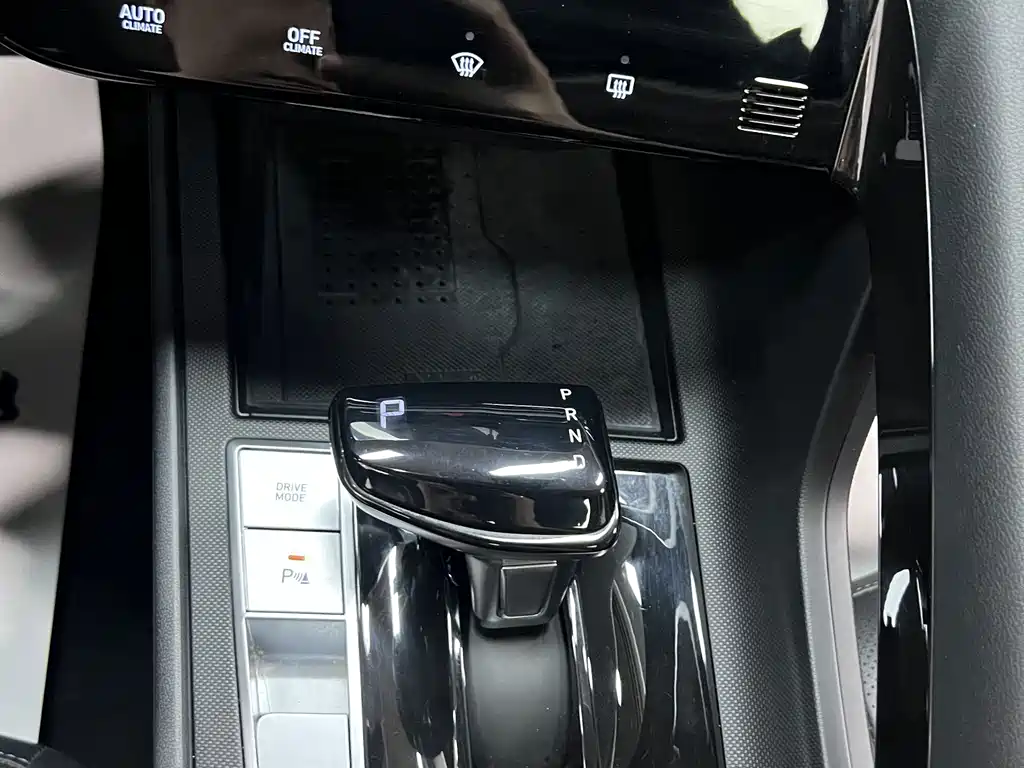 Hyundai Elantra — миниатюра 19