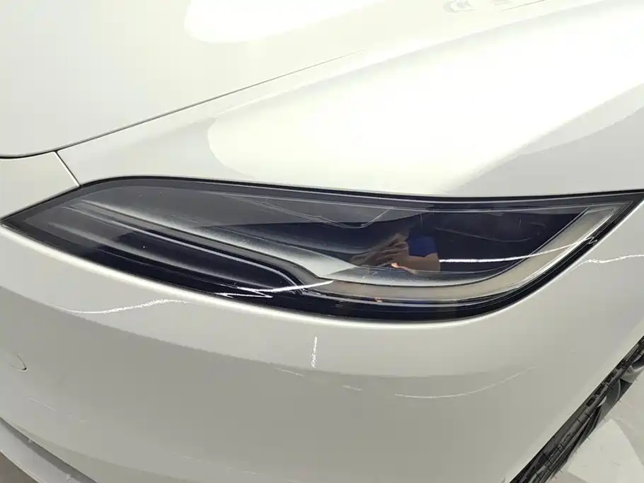 Tesla Model 3 — миниатюра 5
