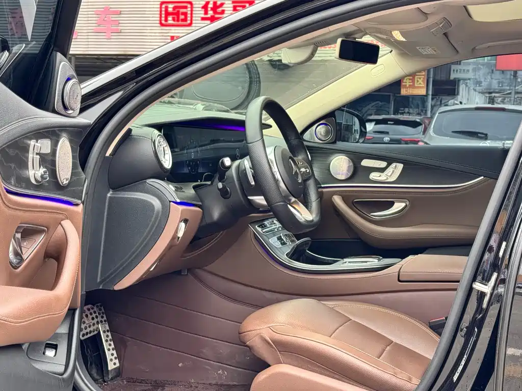 MERCEDES-BENZ E CLASS