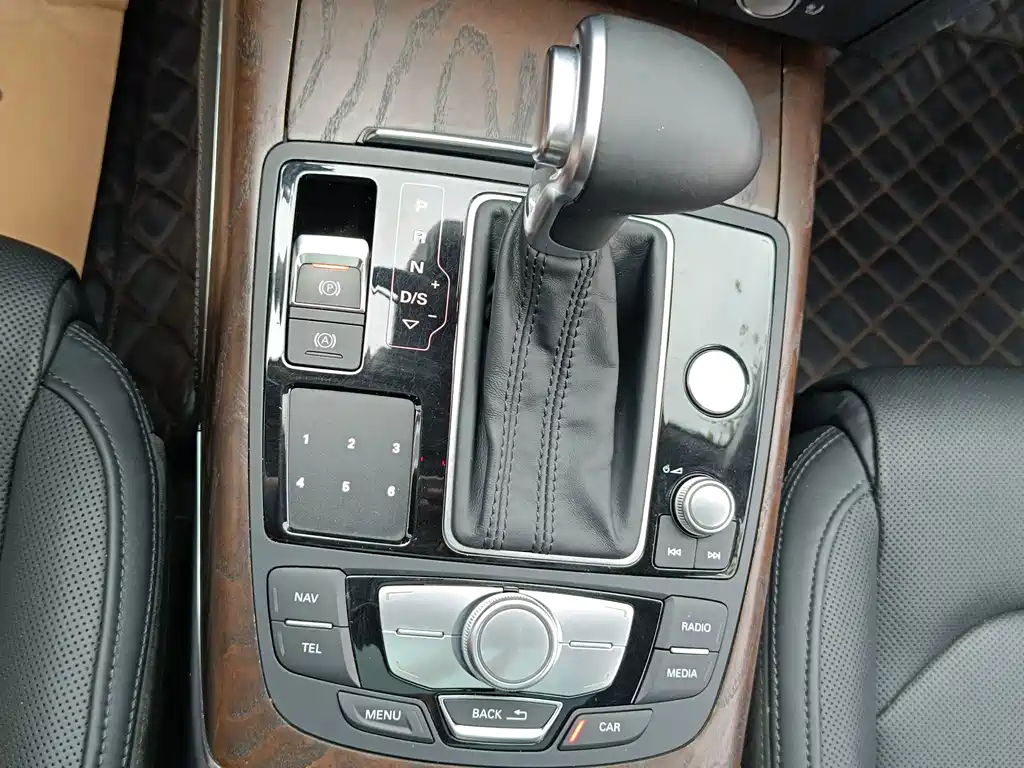 Audi A6L — миниатюра 10