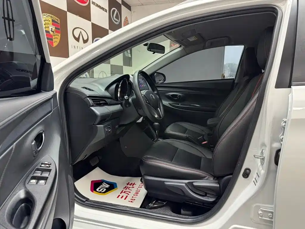 Toyota Yaris L — миниатюра 7