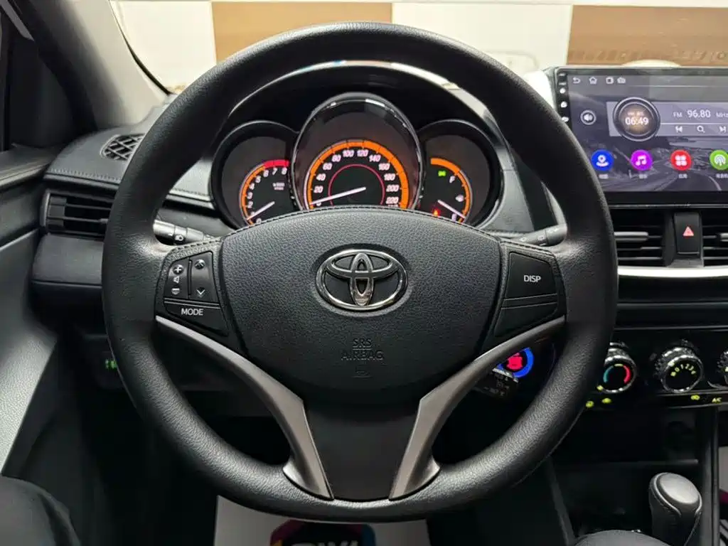 Toyota Yaris L — миниатюра 11