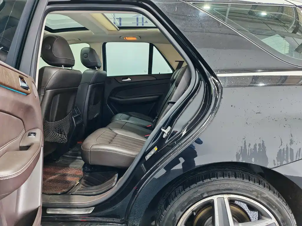 Mercedes-Benz GLE (Import) — миниатюра 12