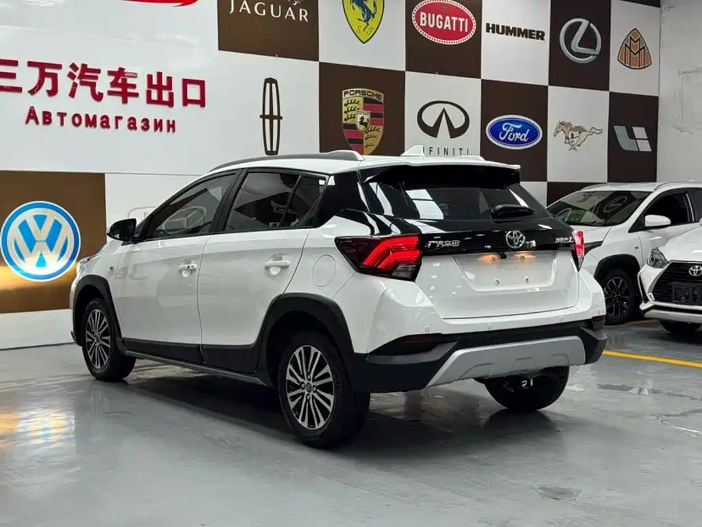 Toyota Yaris L — миниатюра 4