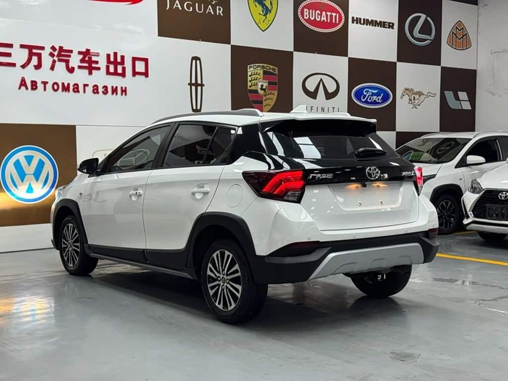 Toyota YARiS L Zhi Xuan 1.5 л 2023 г. Белый, пробег 35000 км