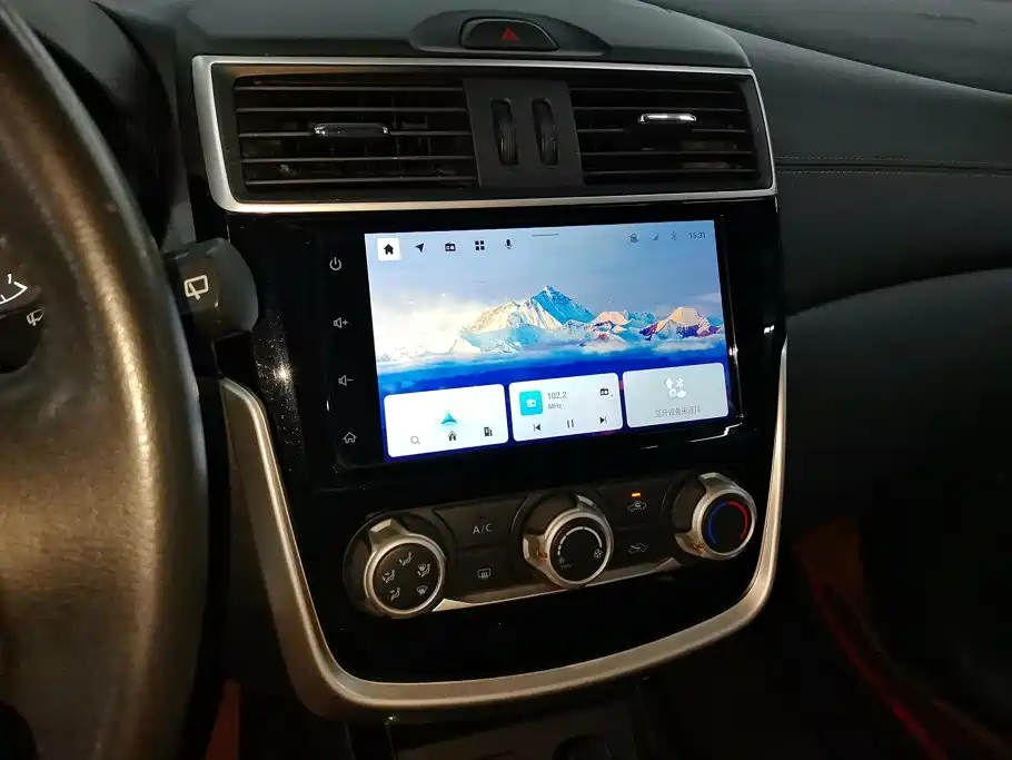 Nissan Tiida — миниатюра 13