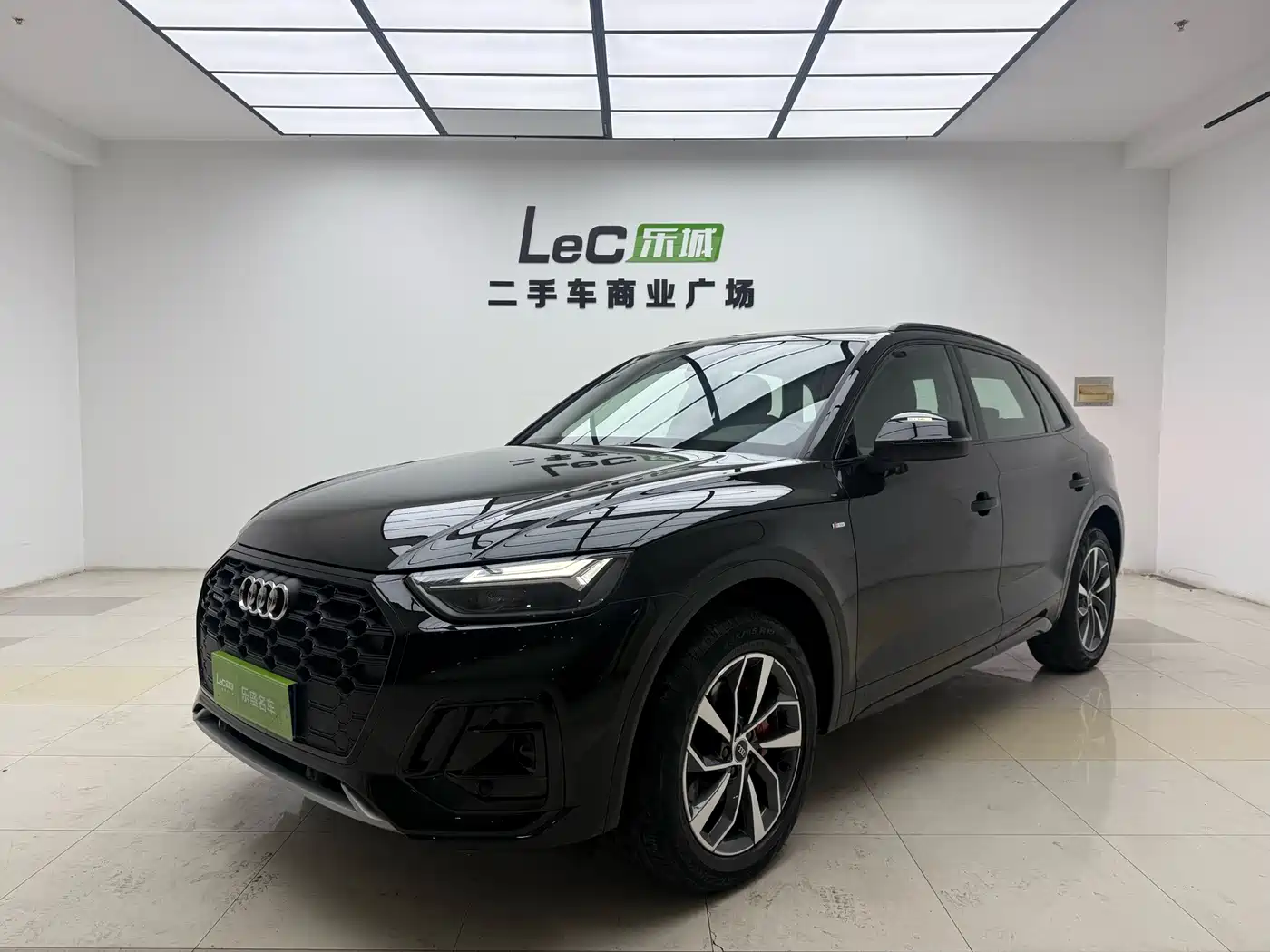 奥迪Q5L 2025款 40 TFSI 豪华动感型 2025