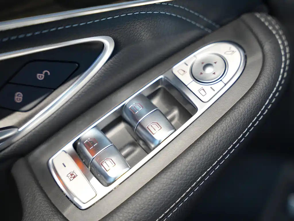 Mercedes-Benz GLC — миниатюра 15