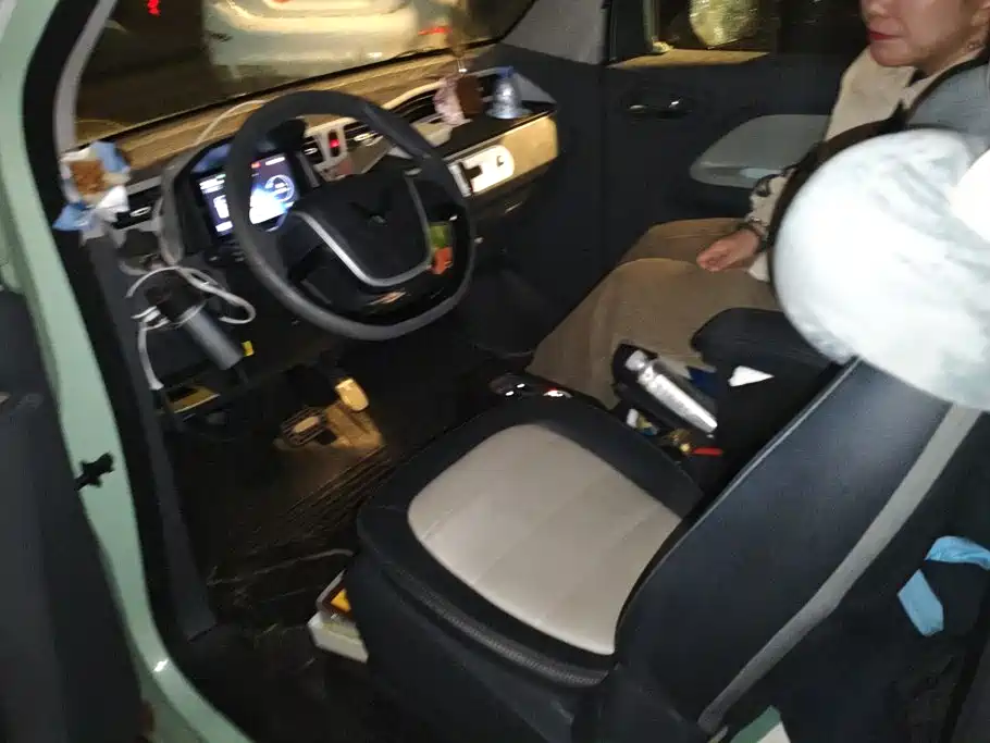 Wuling MINIEV — миниатюра 9