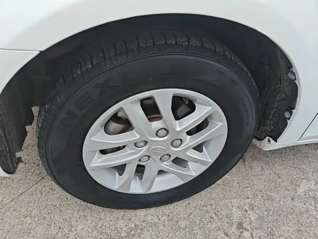 Geely Emgrand — миниатюра 23