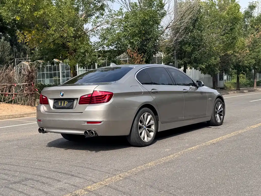 BMW 5 Series — миниатюра 17
