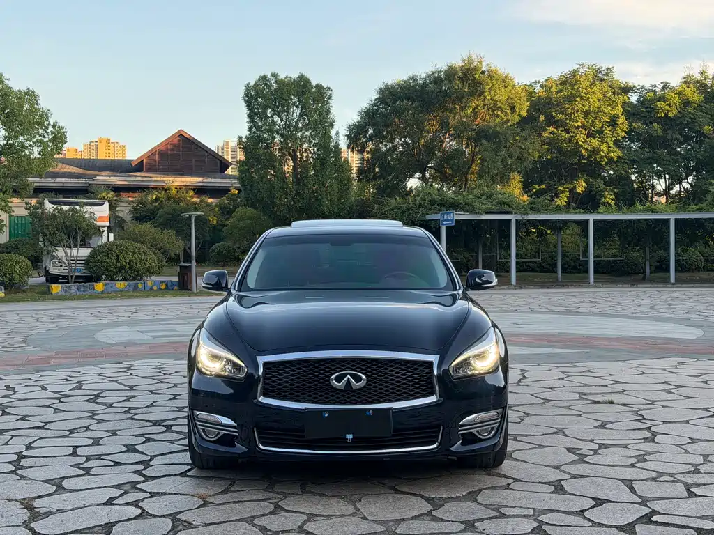 Infiniti Q70 — миниатюра 2