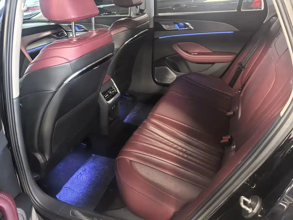 Hongqi Hongqi H5 — миниатюра 14