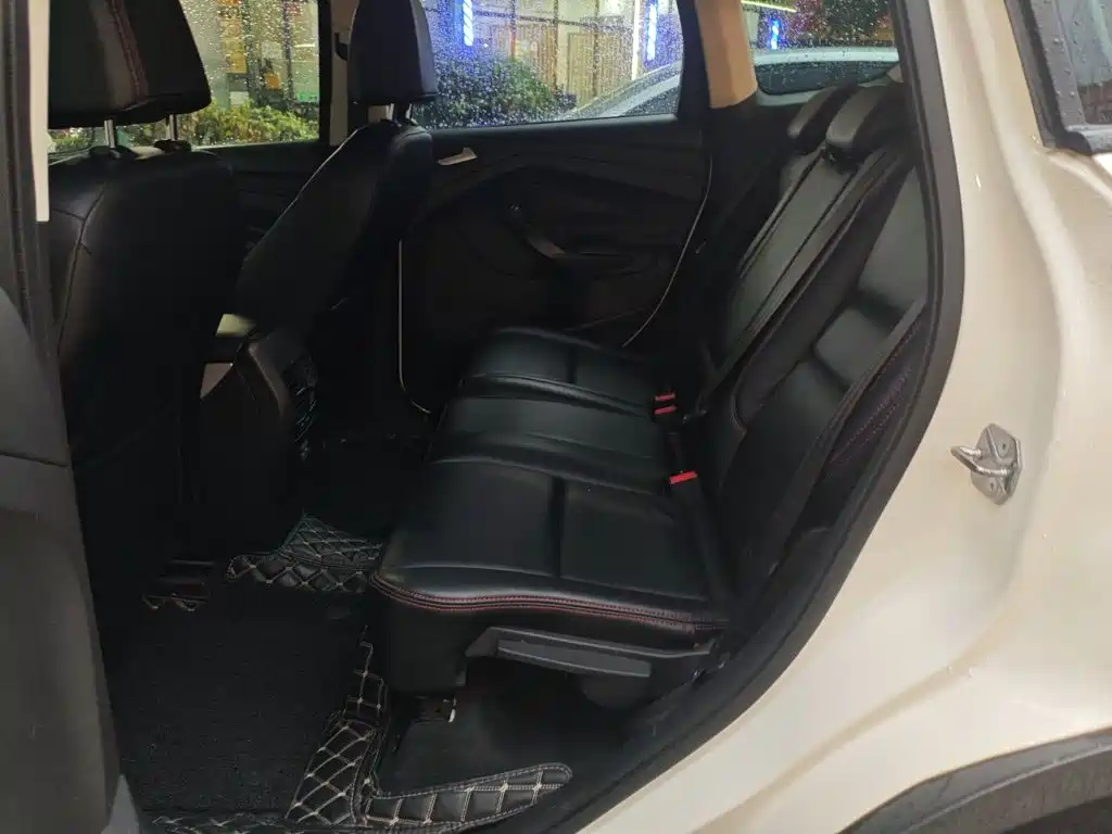 Ford Kuga — миниатюра 13